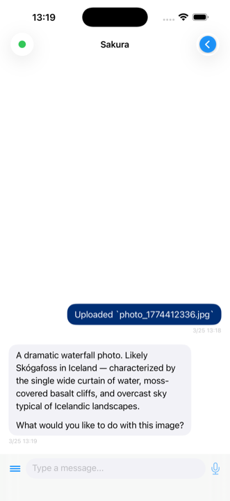 Unggahan selesai. Pesan notifikasi penyelesaian unggah file ditampilkan di chat